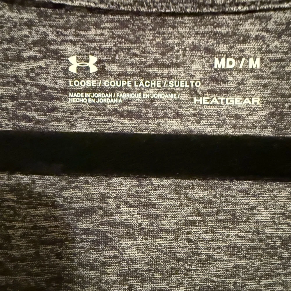 Under Armour Women’s Gray Black 3/4 Sleeve Athletic Top Medium - Picture 2 of 3